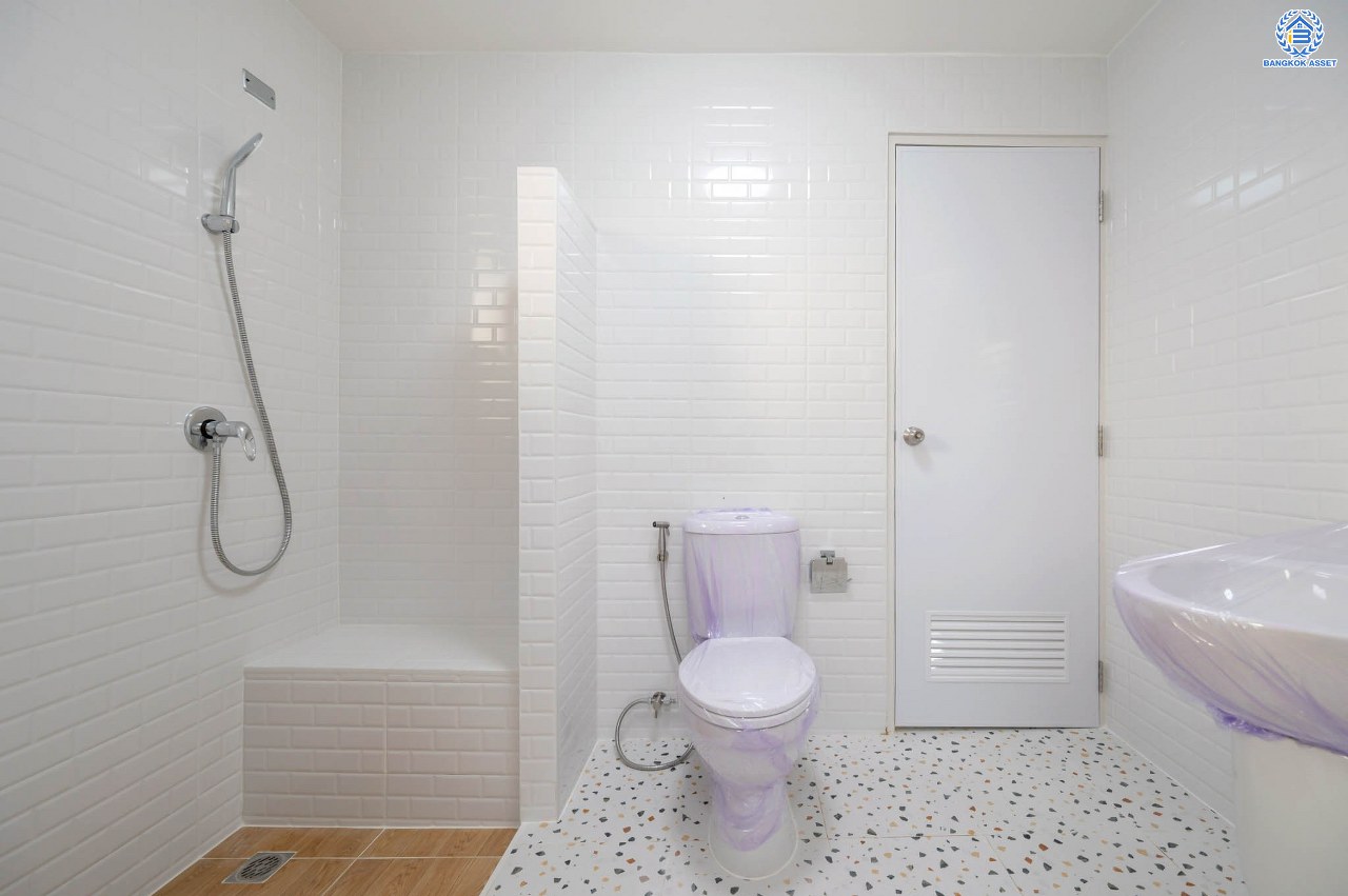 บ้านมือสองตกแต่งใหม่ โครงการ พฤกษ์ลดา ติวานนท์-ราชพฤกษ์ แบรนด์ L&H เนื้อที่ 50.2 ตร.ว. ฟังก์ชัน 3 ห้องนอน 2 ห้องน้ำ จอดรถได้ 2 คัน บ้านสไตล์มินิมอล ดูอบอุ่นน่าอยู่อาศัย บนทำเลติดใหญ่ ถนน 345 เชื่อมต่อหลายน ถนนราชพฤกษ์ ถนนชัยพฤกษ์ ถนนศรีสมาน ใกล้ทางด่วน "ศรีสมาน"...